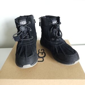 UGG Turlock Waterproof little kids winter boots